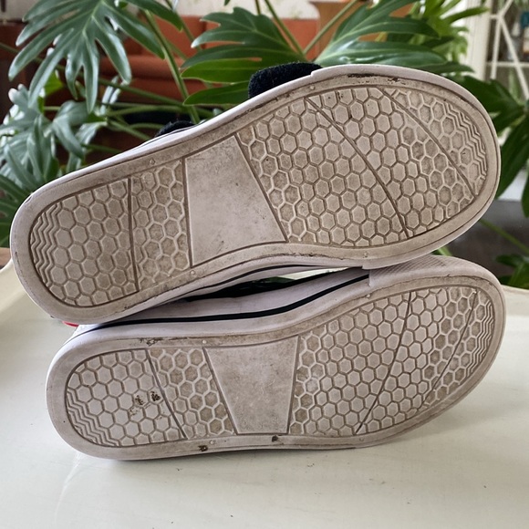 Disney Star Wars Stormtroopers The First Order High Top Sneakers. Boys Size 13 - Picture 6 of 7